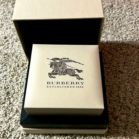 Burberry Watch - Picture 3 of 7